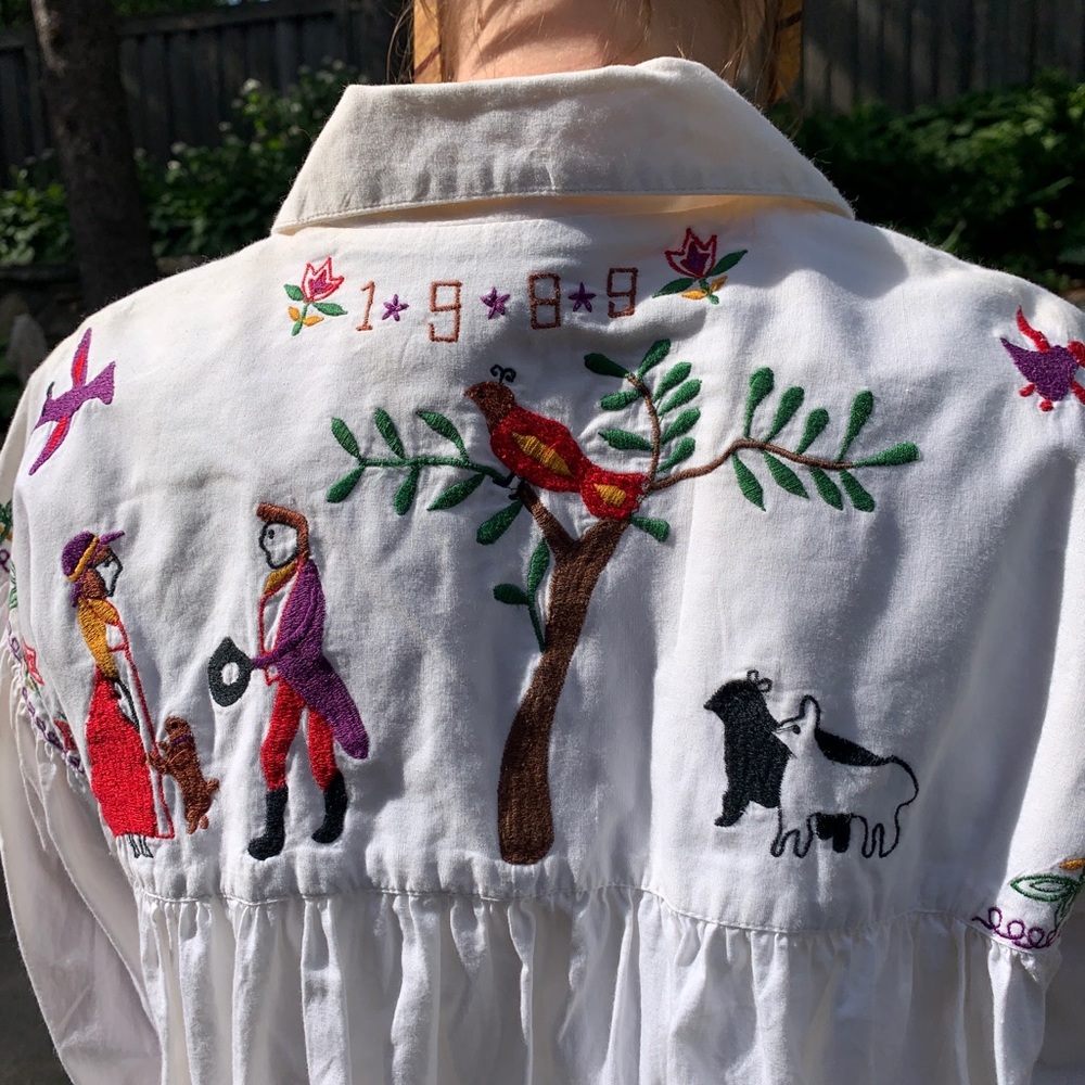 Embroidered blouse - Picture 2 of 5